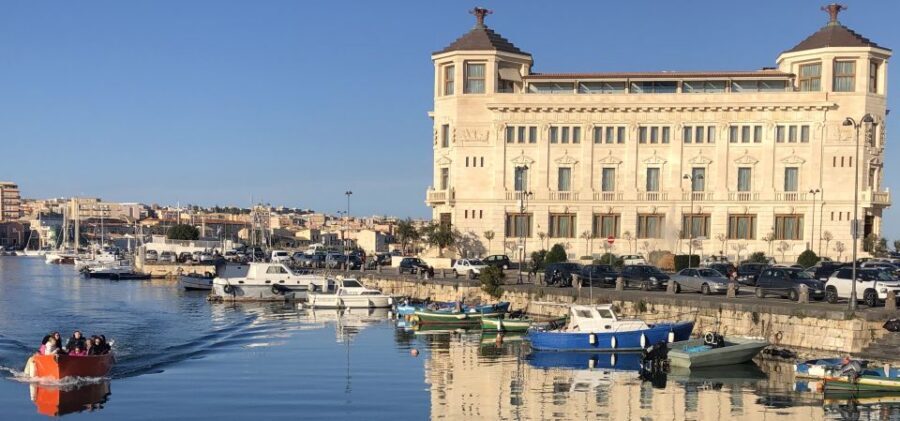 Syracuse: Boat Trip of Ortigia Island and Sea Caves - Meeting Point Reality: Finding the Start Without Stress