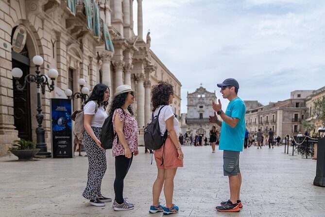 Syracuse, Ortigia and Noto walking tour from Catania - Piazza Duomo: where the layout of Ortigia makes sense