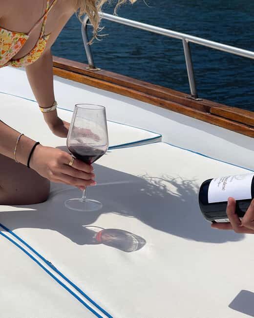 Taormina: Boat Tour with Sicilian Wine Tasting - Guides and crew: what makes the trip feel personal