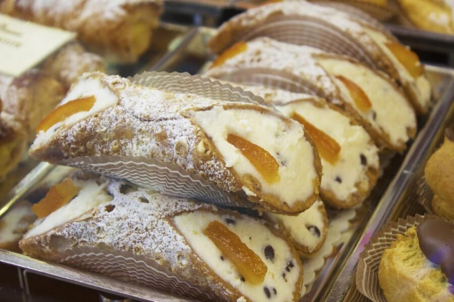 Taormina: Cannoli Making Class - History and Sicilian Secrets (Before You Start Frying)
