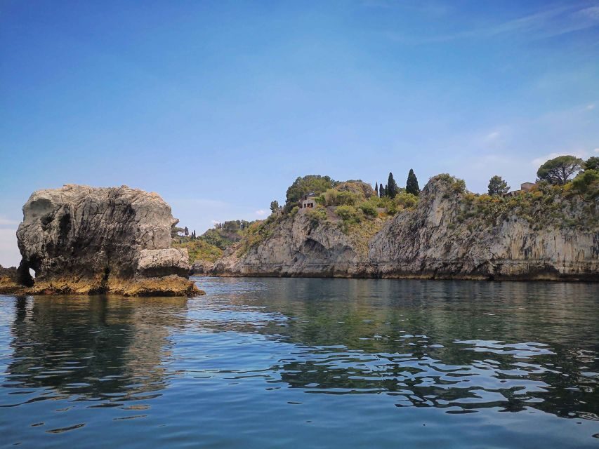 Taormina: Coastal Highlights Cruise with Wine & Food Tasting - Why an Etna Wine Cruise Feels Different on the Water