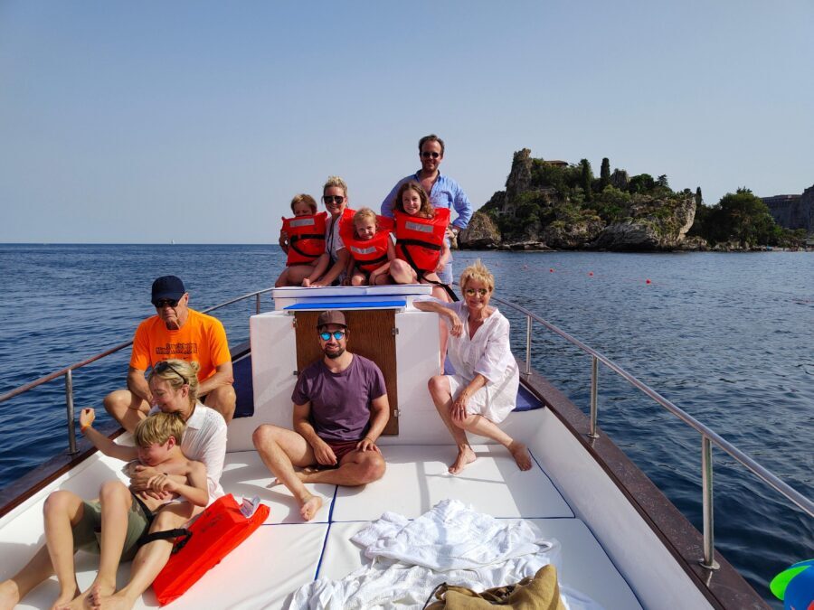 Taormina: Coastline Boat Tour with Aperitif and Snorkeling - The 2-hour timeline: photo stops, coast stories, and an easy aperitif pace