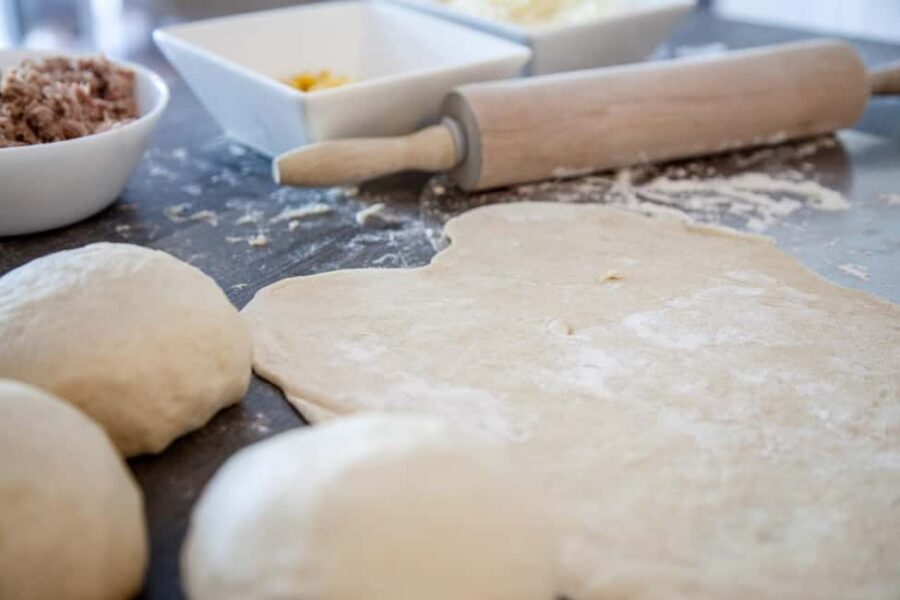 Taormina: Pizza Making Class with Lunch and Wine Tasting - Downtown Taormina: Why This Class Feels Like Dinner, Not a Show