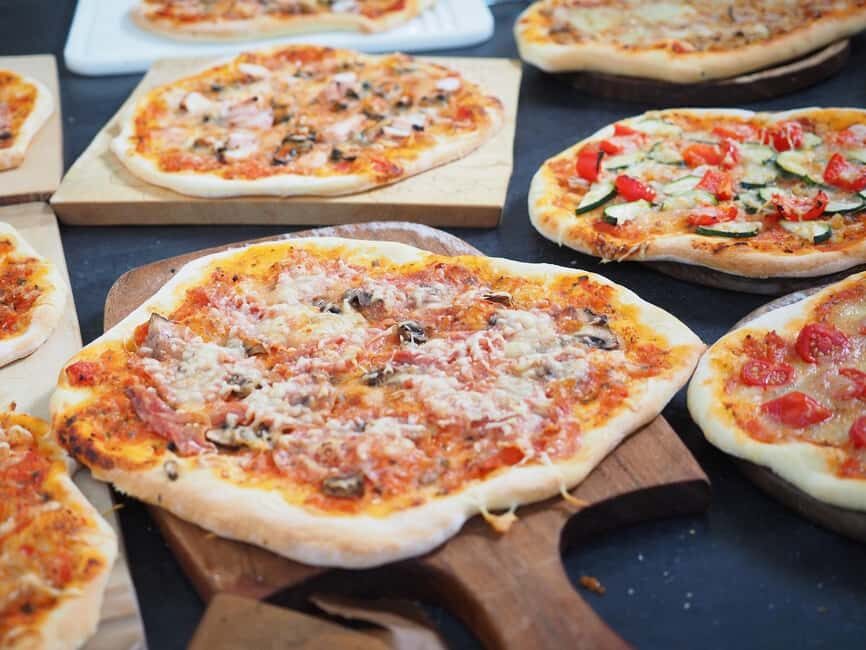 Taormina: Pizza Making Class with Lunch and Wine Tasting - From Chef Demonstration to Dough Control: What You’ll Learn