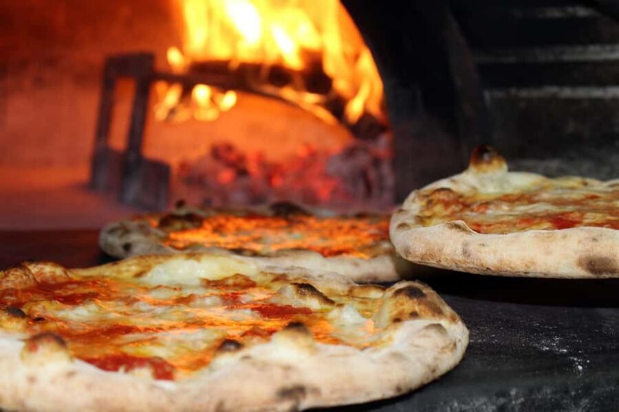 Taormina: Pizza Making Class with Lunch and Wine Tasting - Meeting at Porta Messina and Finding the Right Spot