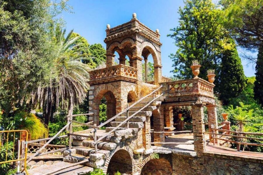Taormina Private Tour: Discover Hidden Treasures and Dreamscapes - Porta Messina to the first big panorama: how the tour gets you oriented