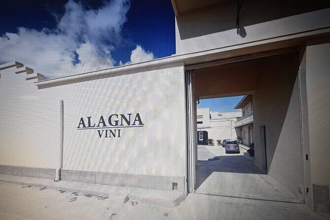 Tasting in the historic cellar of Marsala - Practical details that affect your day