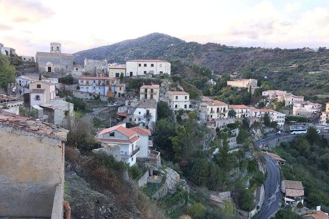 The Godfather Movie Iconic Locations: Savoca & Forza D'Agrò small group tour - Group size and air-conditioned transport: the comfort part you’ll notice