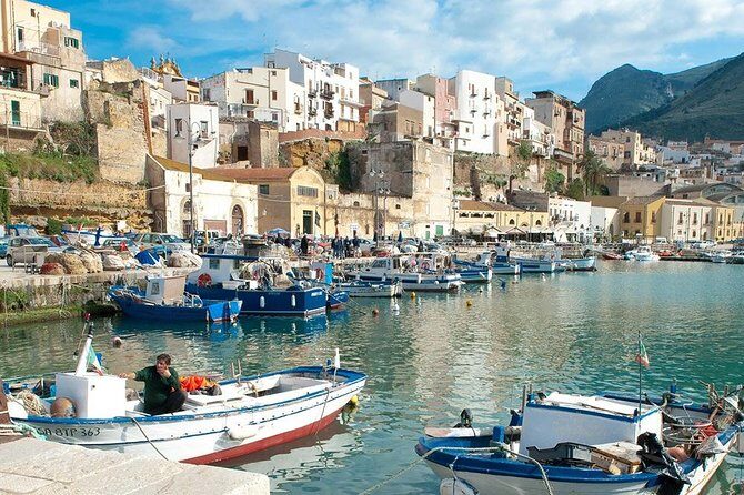 Tour Castellammare, Scopello and Zingaro from Palermo - Castellammare harbor lunch: fish-forward, with a vegetarian option