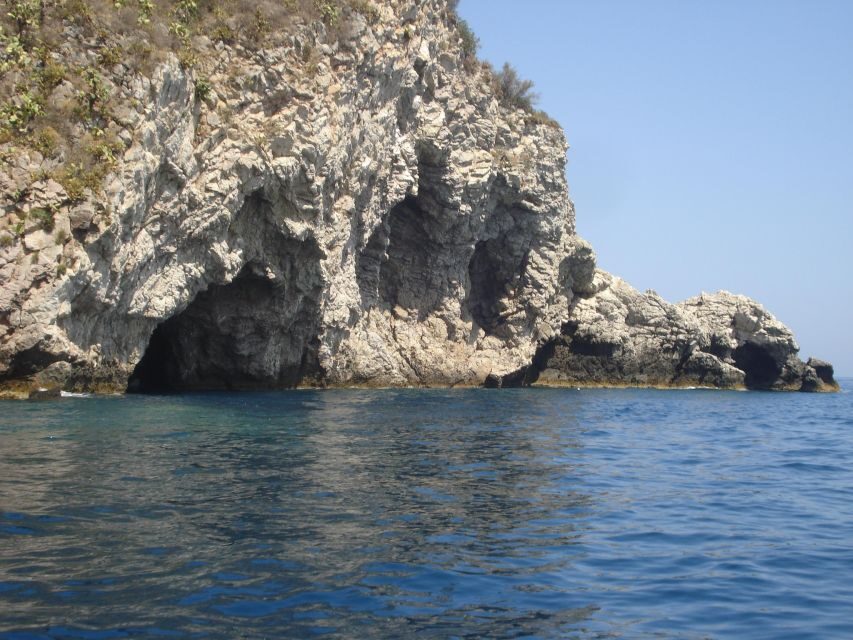 Tour di Giardini Naxos/Taormina, Isola Bella, Grotta Azzurra - Boats, steps, and a quick reality check for comfort