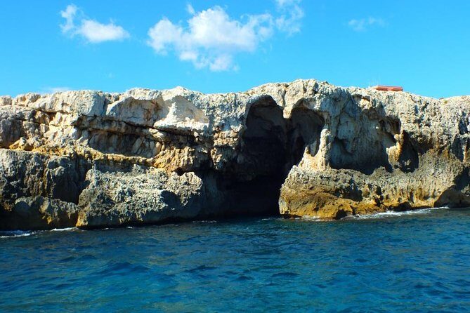 Tour of the island of Ortigia and exploration of sea caves with baths. - Syracuse Sea Caves: Stalactites, Coral Flowers, and the Swim Off the Boat