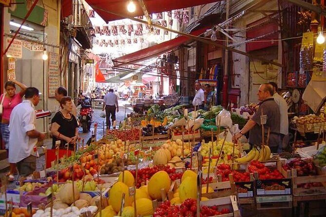 TOUR PALERMO ARABA "A dip in the historical markets and Street Food" - Palermo’s old center, with street food at the end