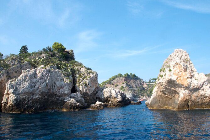 Tour to Baia di Taormina, Isola Bella and Naxos - Getting to Porto di Giardini Naxos and handling pickup