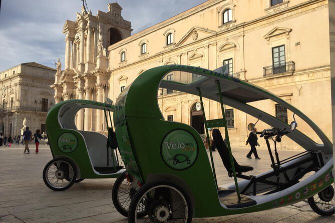 Velobike tour ecologico guidato con soste per visitare i monument - Stop 1 details: from Piazza Archimede to Fonte Aretusa