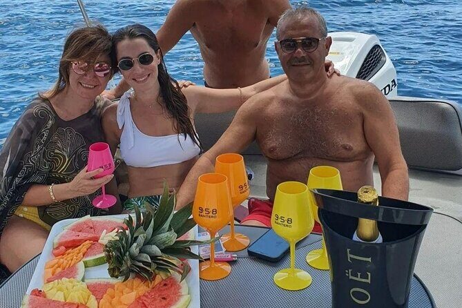 Visit of the bay of Taormina with private boat - Meet Giovanni at Marina di Schisó in Giardini Naxos