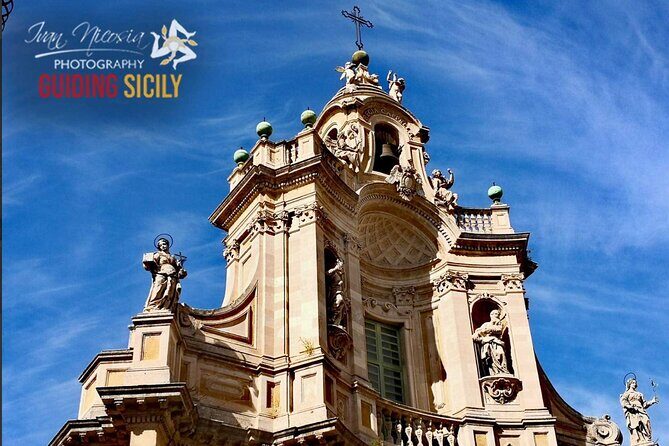 WalkingTour CATANIA - discovering the city of lava with a licensed guide - Piazza del Duomo: Norman Bones, Baroque Face, Lava Symbol