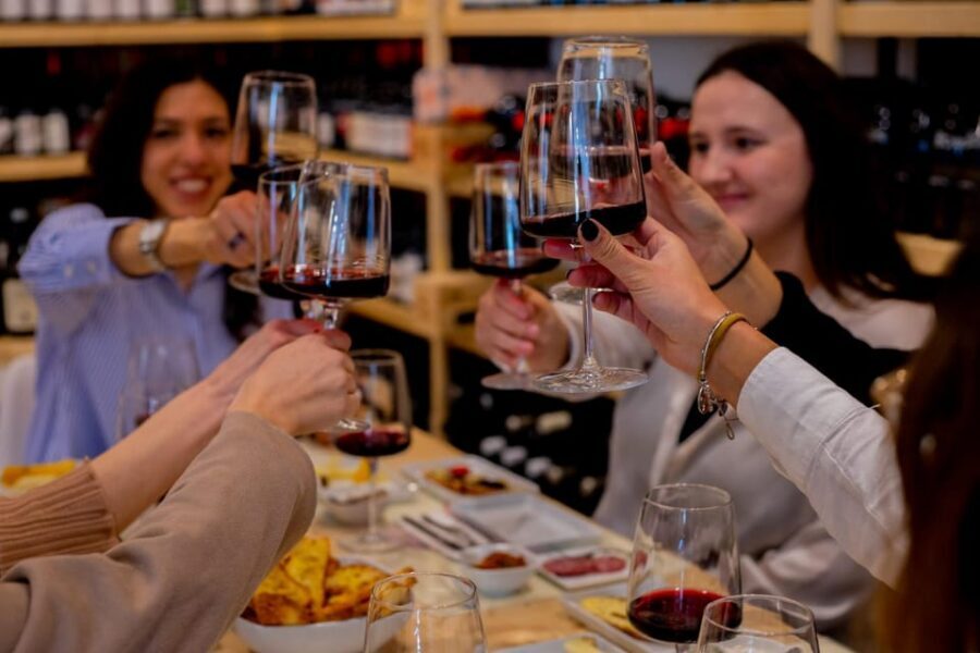 Wine tasting in Catania Historic center - The historic center setting: tasting with Catania’s streets in the background