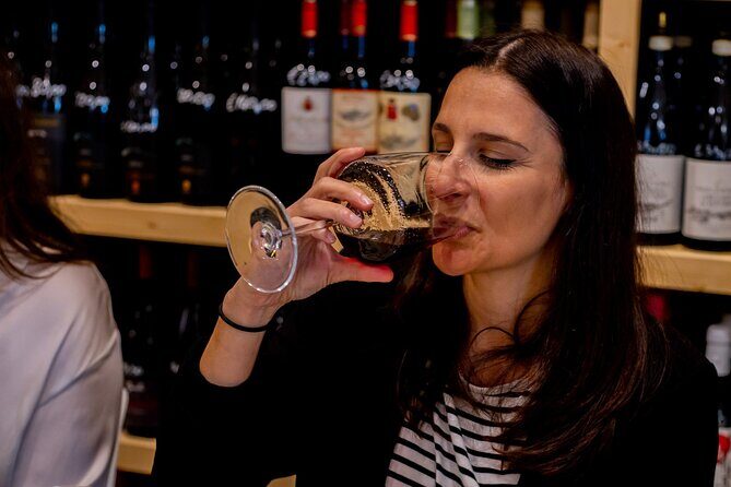 Wine tasting in the historic center of Catania - What you’ll learn from the wine expert (without it getting stuffy)